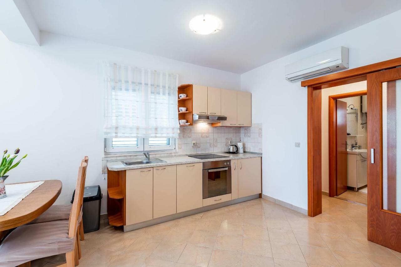 Apartmani Marina Klek Buitenkant foto