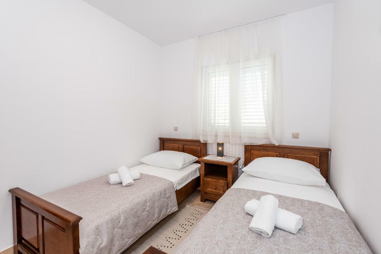 Apartmani Marina Klek Buitenkant foto