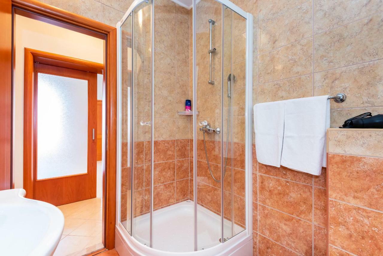 Apartmani Marina Klek Buitenkant foto