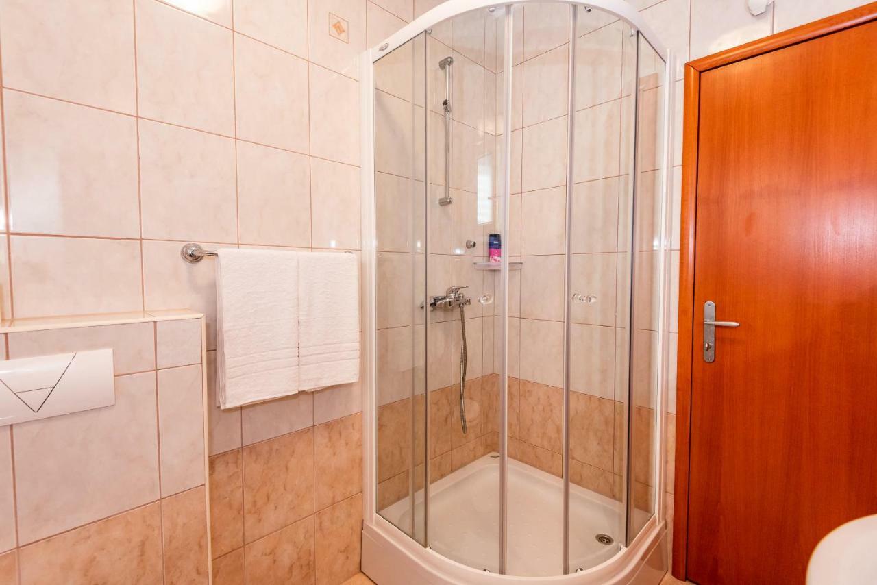 Apartmani Marina Klek Buitenkant foto