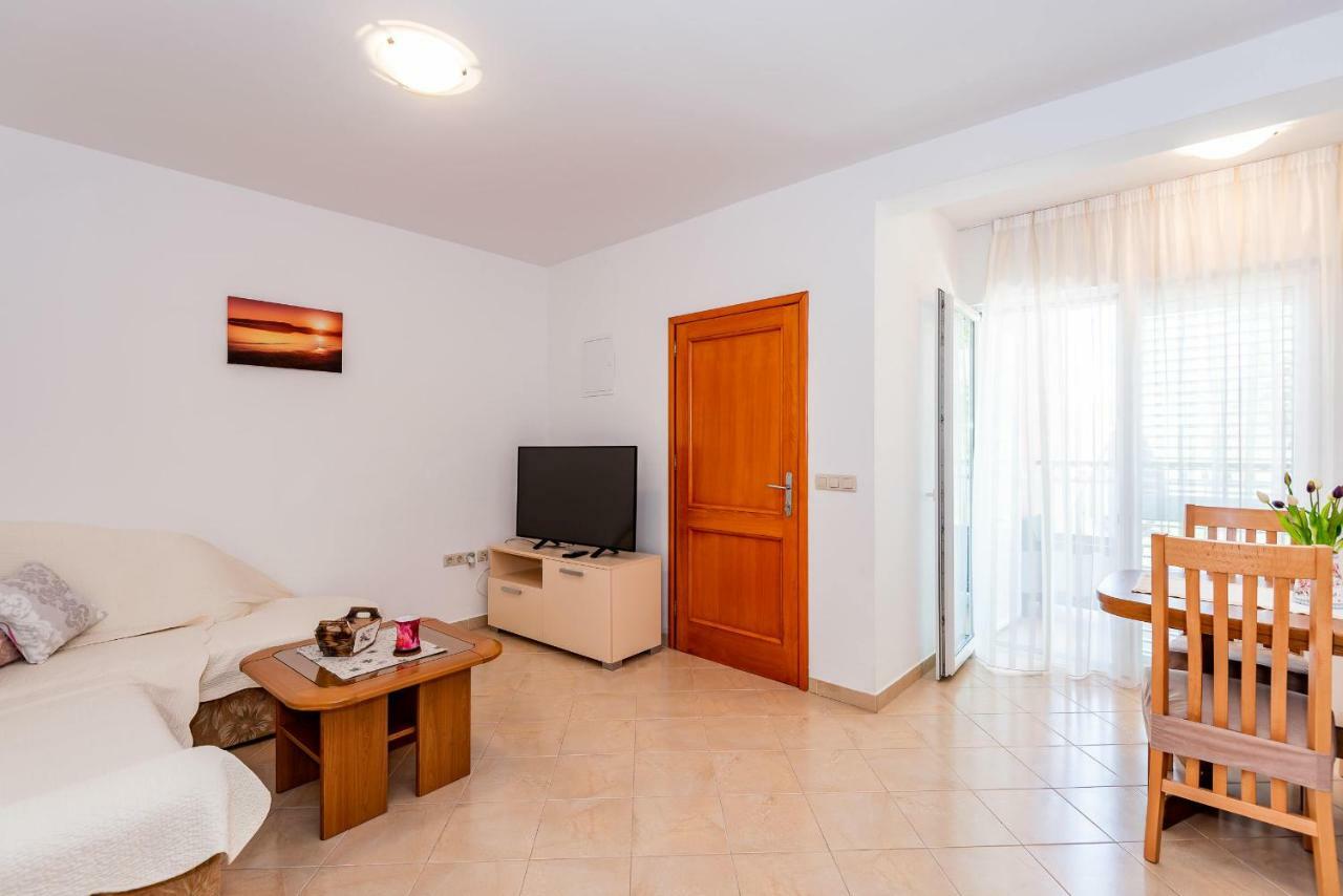 Apartmani Marina Klek Buitenkant foto