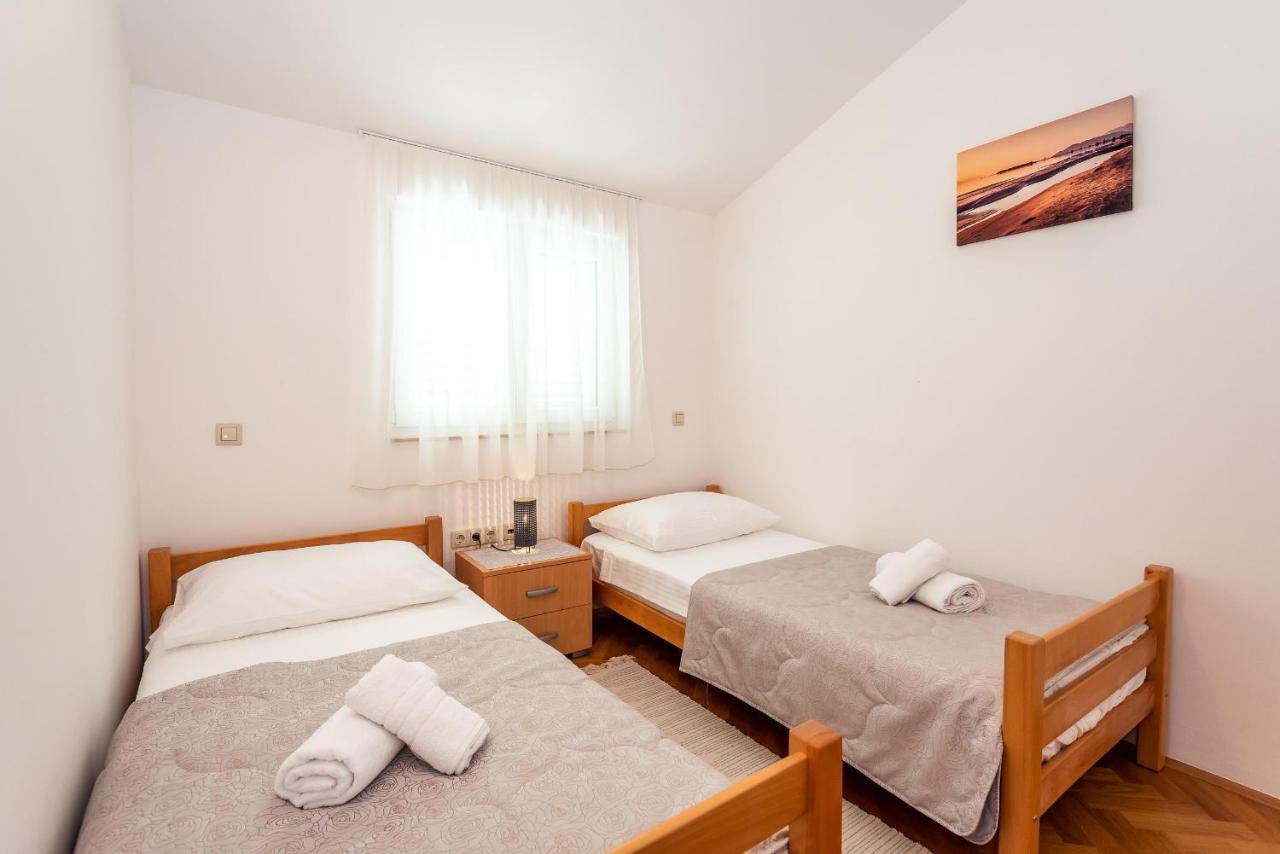 Apartmani Marina Klek Buitenkant foto