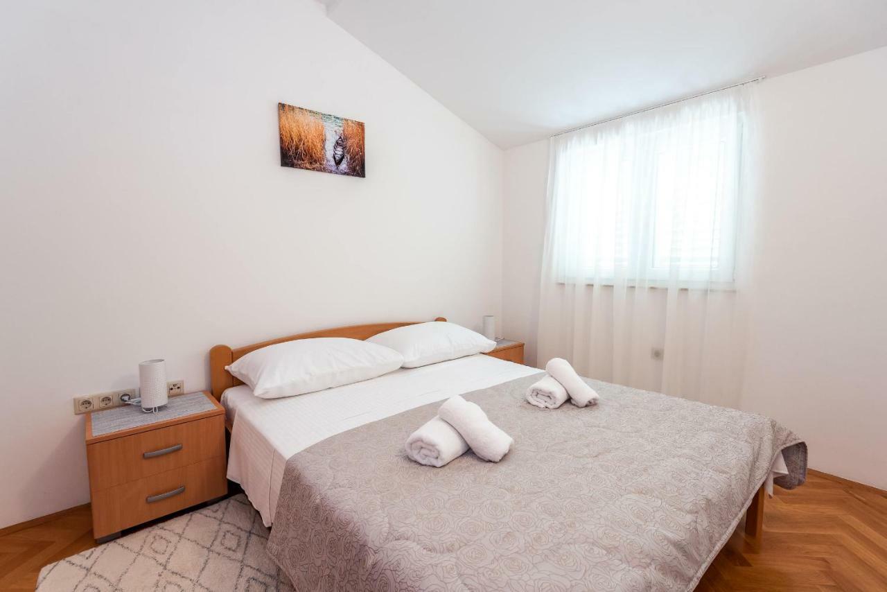 Apartmani Marina Klek Buitenkant foto