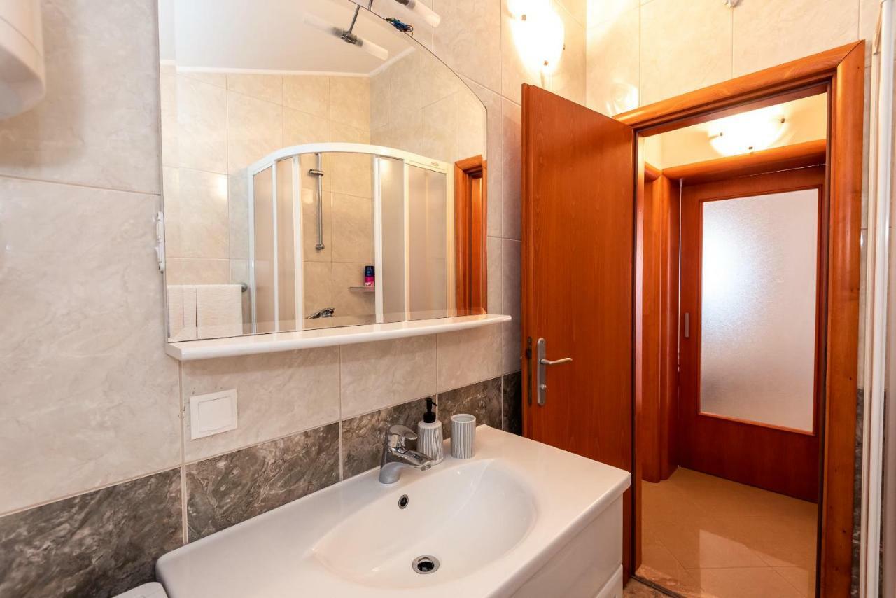 Apartmani Marina Klek Buitenkant foto